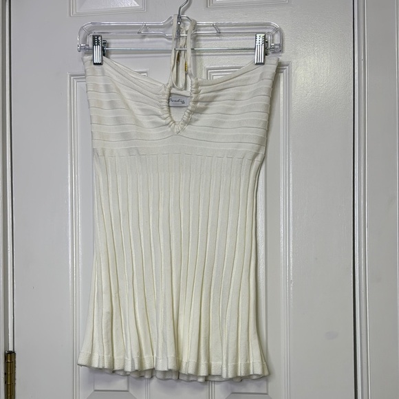 paradise usa Tops - Paradise USA NWT Elegant White Sleeveless Top